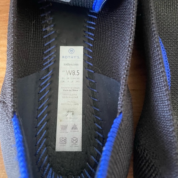 Well taken care of worn Rothy's black point, size 8.5 - Picture 3 of 4
